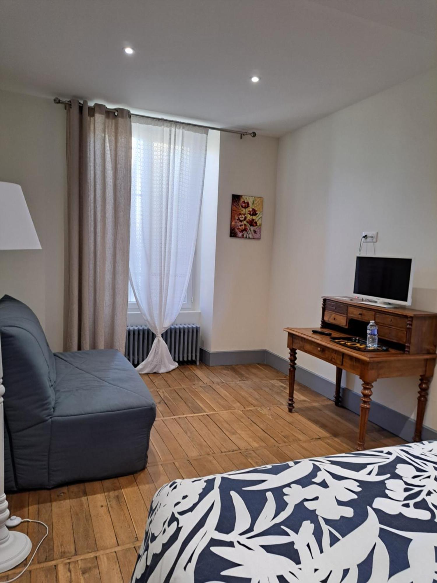 Au P'Tit Gueul'Ton Bed & Breakfast Les Aix-d'Angillon Exterior foto